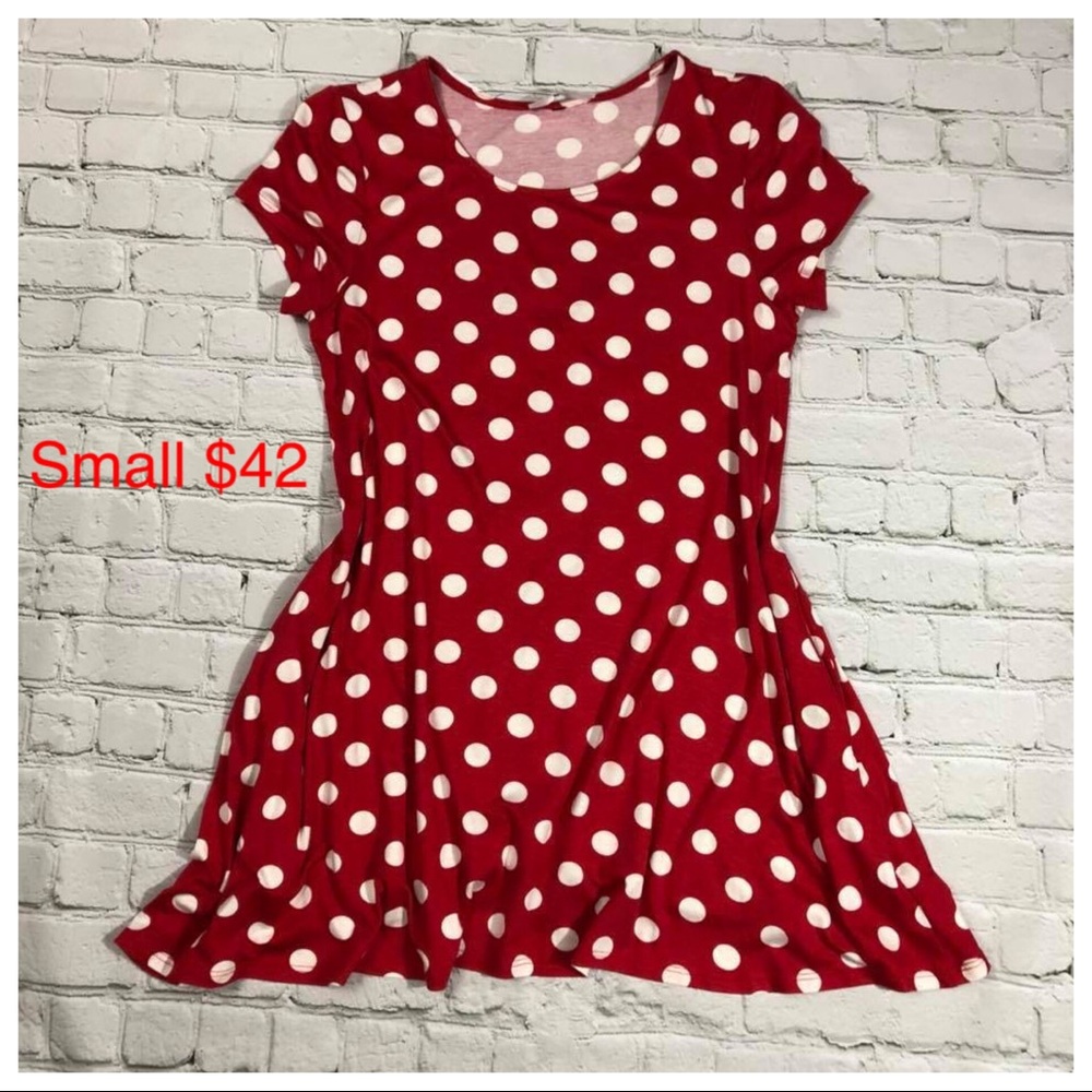 Women’s clothing size S (2-4) NWT by Amelia James.